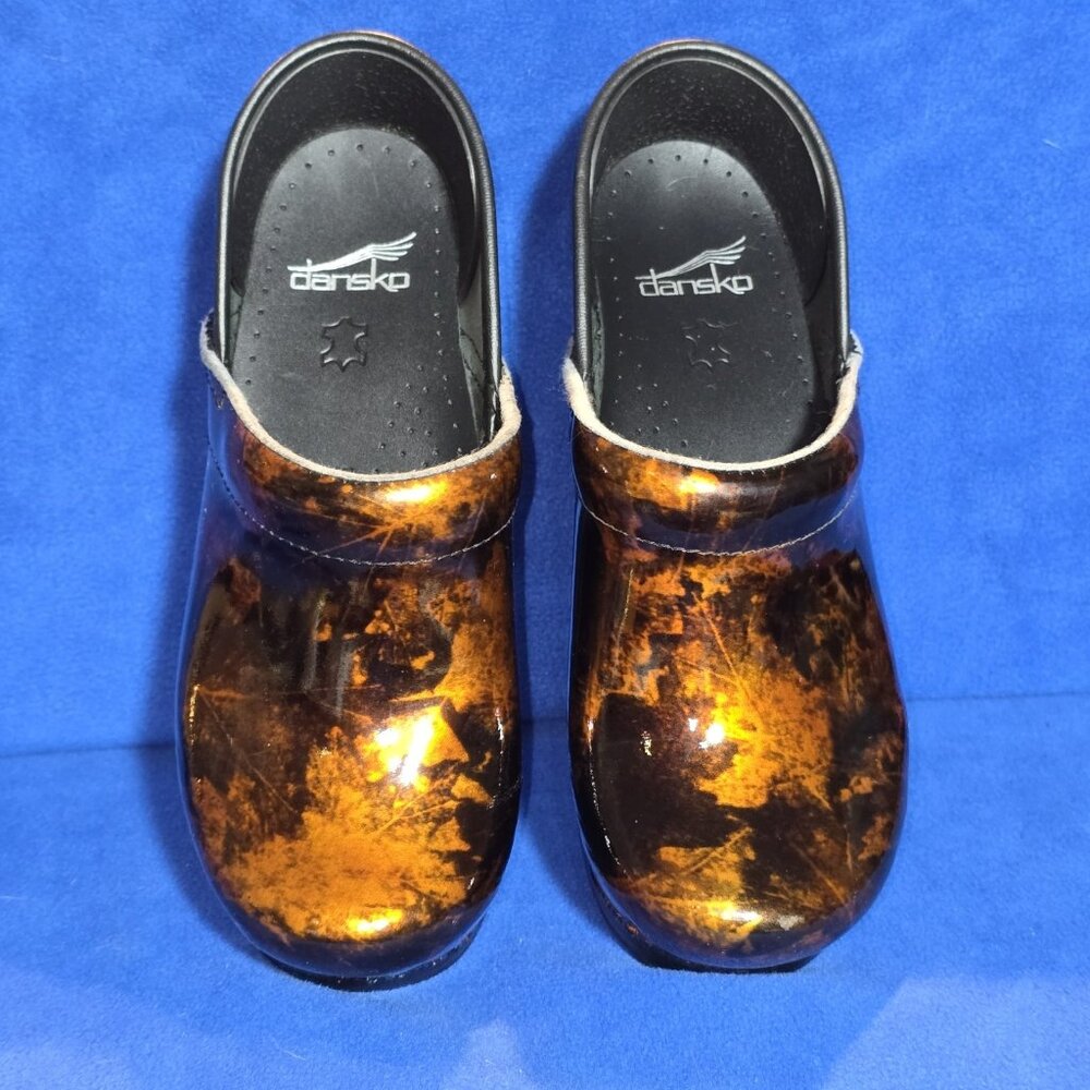 Dansko Clog Copper Abstract Leaf Patent Leather Pro Clog Nursing Shoes 37 - Picture 4 of 8